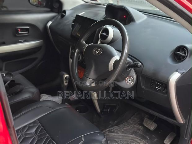 Toyota IST 2005 Red