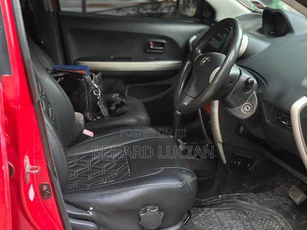 Toyota IST 2005 Red