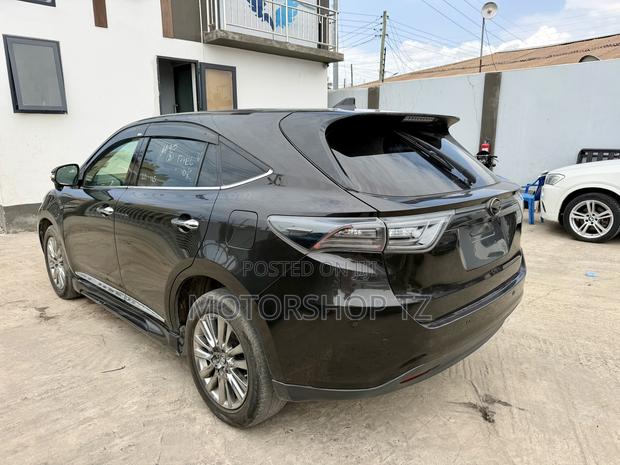 Toyota Harrier 2.0 2016 Brown