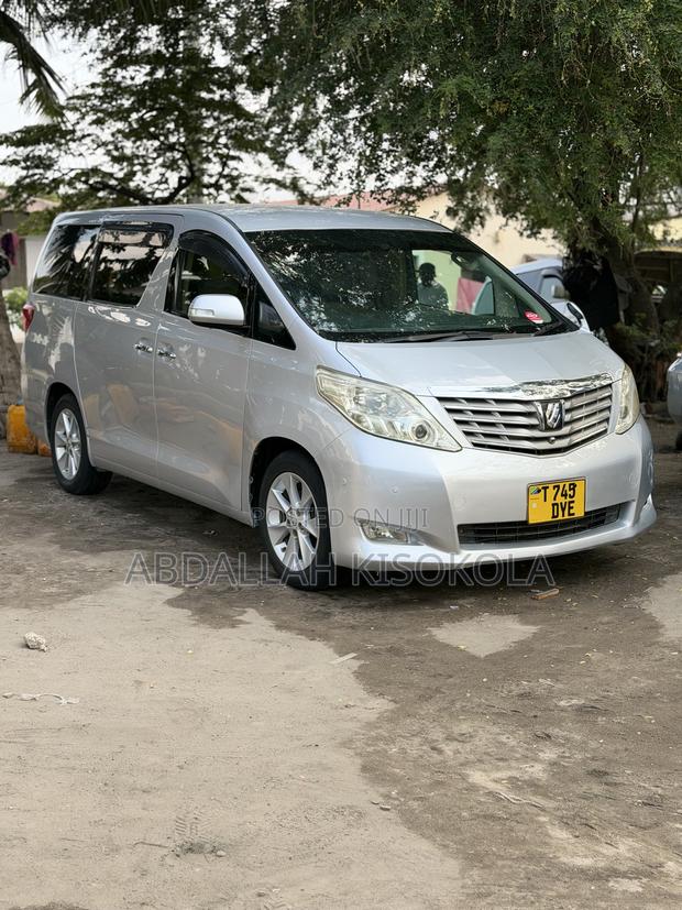 Toyota Alphard 2.4 Petrol FWD 2009 Silver
