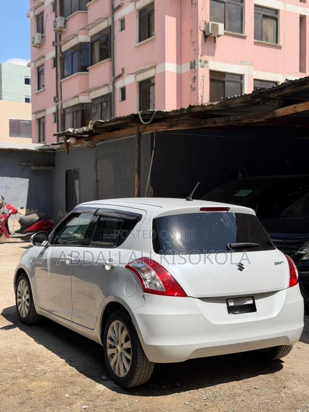 Suzuki Swift 2012 White