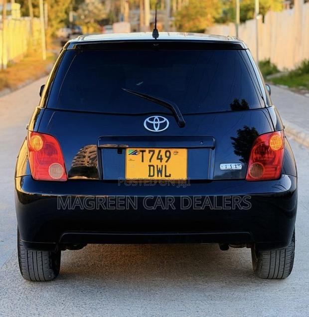 Toyota IST 2005 Black