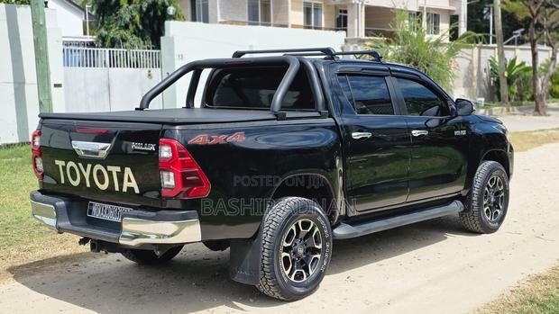 Toyota Hilux Revo Double Cab Deisel 2.8 AWD 2021 Black