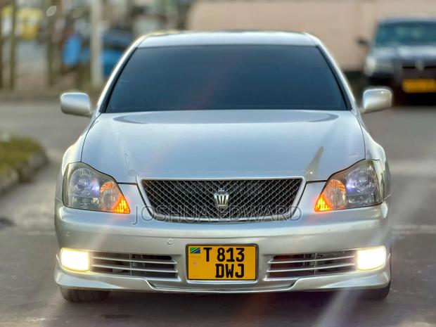 Toyota Crown 2004 Silver
