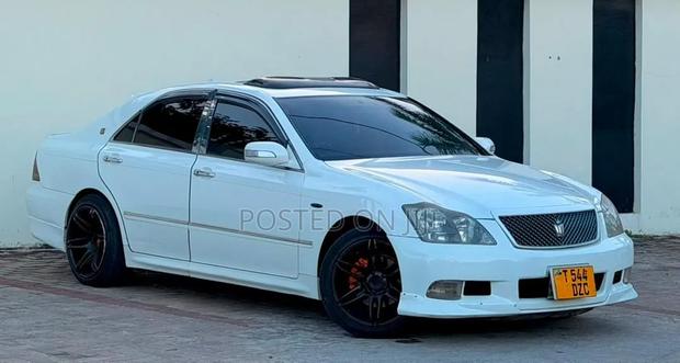 Toyota Crown 2006 White