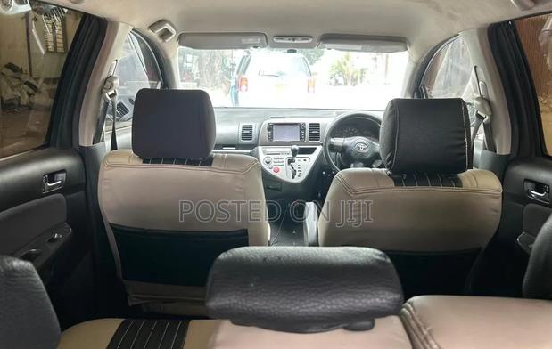 Toyota Wish 2005 Silver