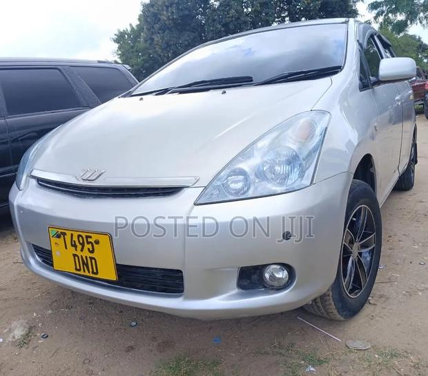 Toyota Wish 2005 Silver