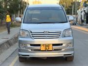 Toyota Noah 2005 Silver for sale