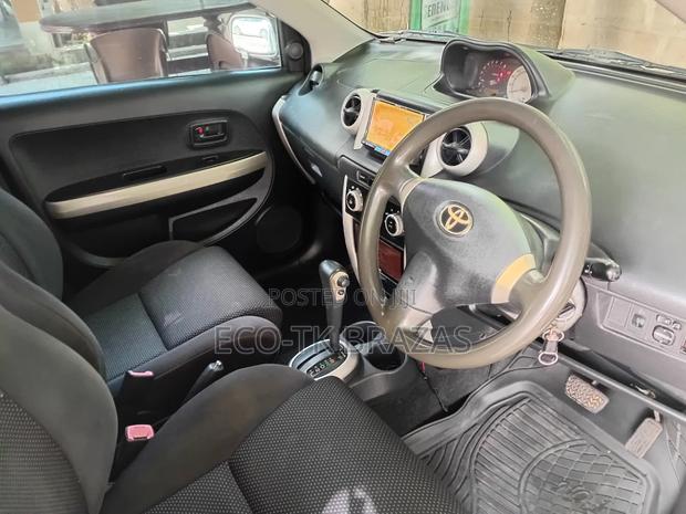 Toyota IST 2004 Gold
