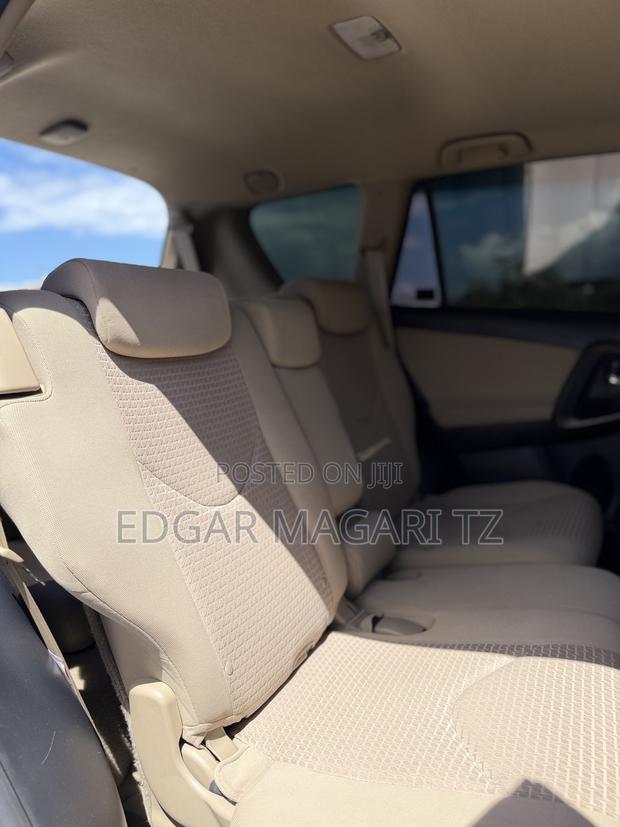 Toyota Crown 2011 Black