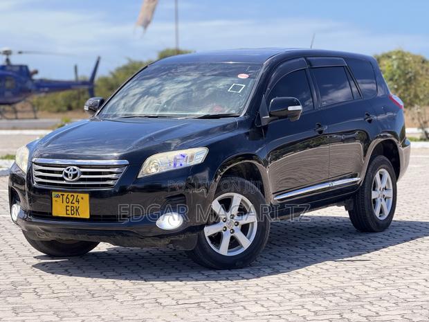 Toyota Crown 2011 Black