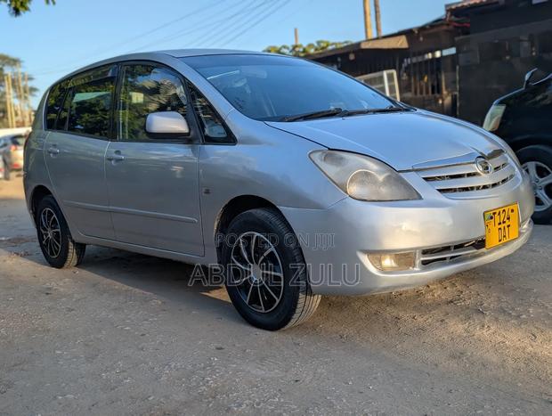 Toyota Corolla Spacio 2004 Silver