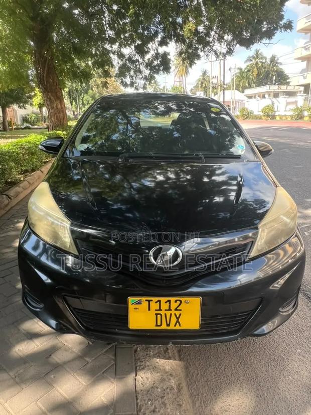 Toyota Vitz 2010 Black