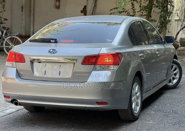 Subaru Legacy 2.5 2009 Gray