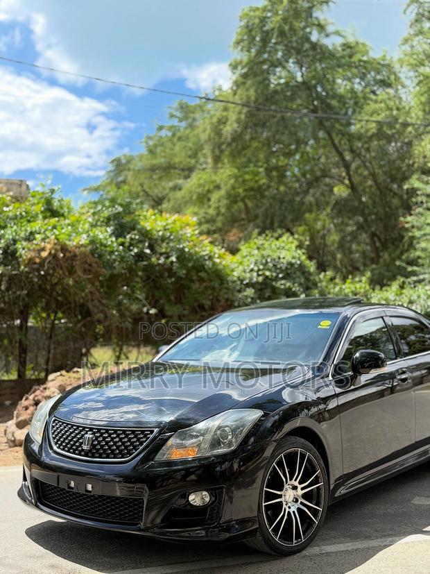 Toyota Crown 2009 Black