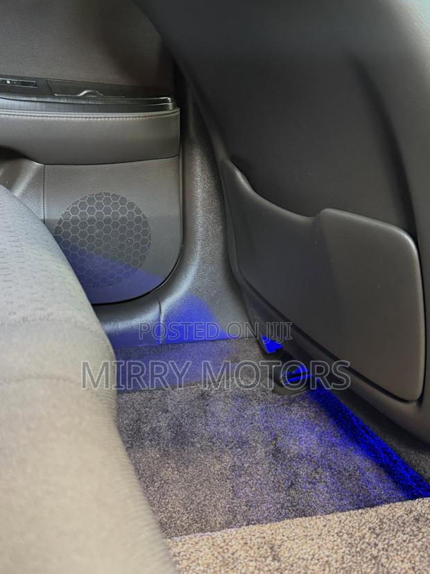 Toyota Crown 2009 White