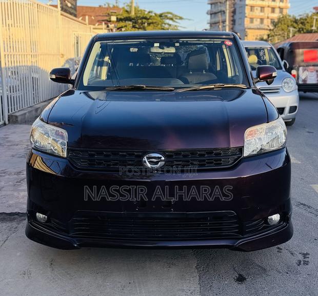 Toyota Corolla Rumion Hatchback 1.5 FWD 2009 Maroon
