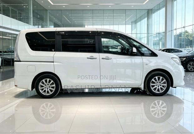 Nissan Serena 2013 White