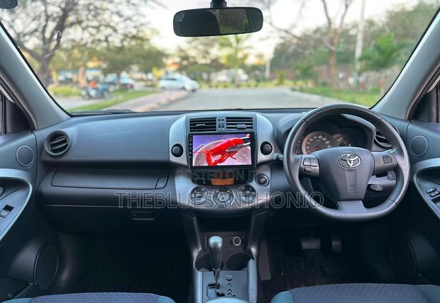 Toyota Vanguard 2012 White