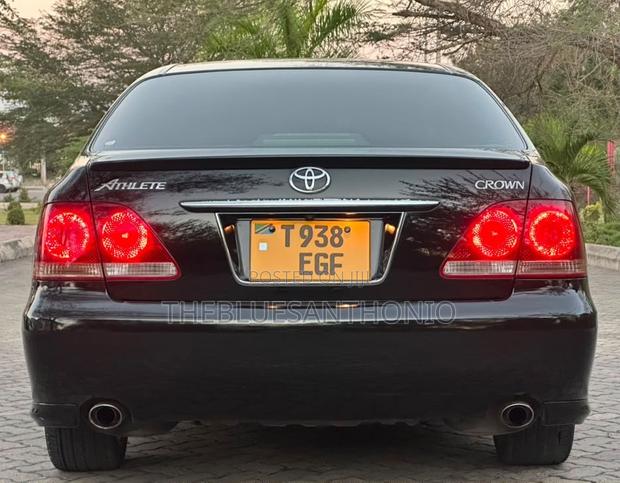 Toyota Crown 2006 Black