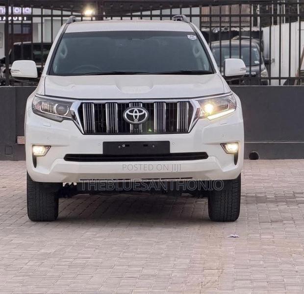 Toyota Land Cruiser Prado 2022 White