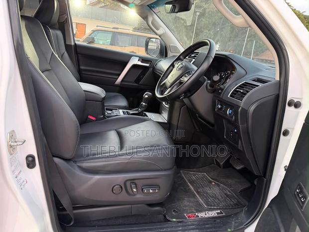 Toyota Land Cruiser Prado 2022 White