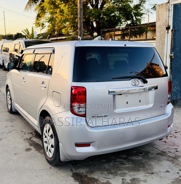 Toyota Corolla Rumion Hatchback 1.5 FWD 2009 Silver