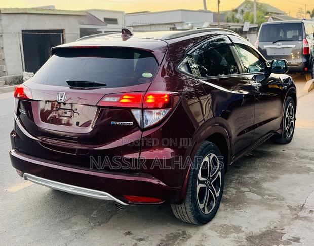 Honda Vezel 1.5 Hybrid 2WD 2014 Maroon