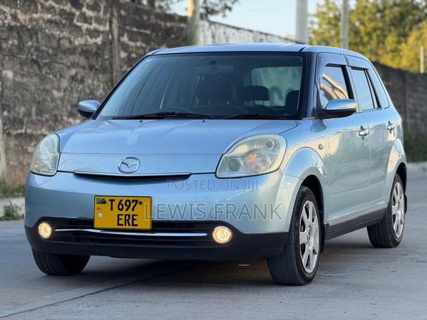 Mazda Verisa 2009 Silver
