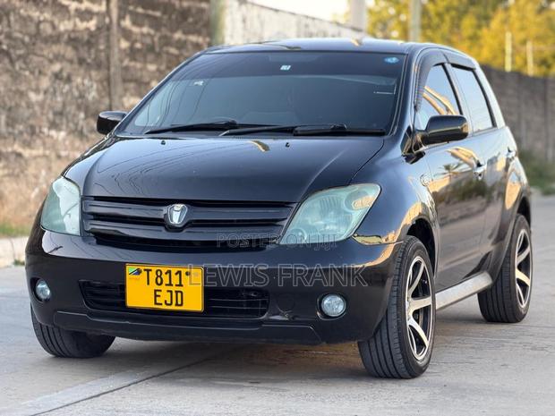 Toyota IST 2004 Black