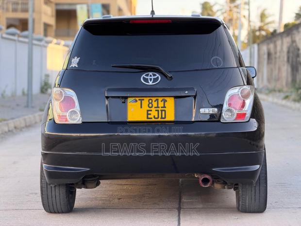 Toyota IST 2004 Black