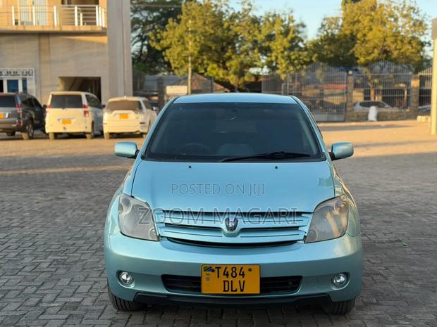 Toyota IST 2004 Blue