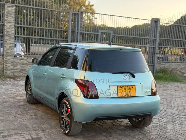Toyota IST 2004 Blue
