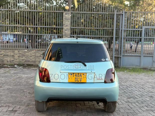 Toyota IST 2004 Blue