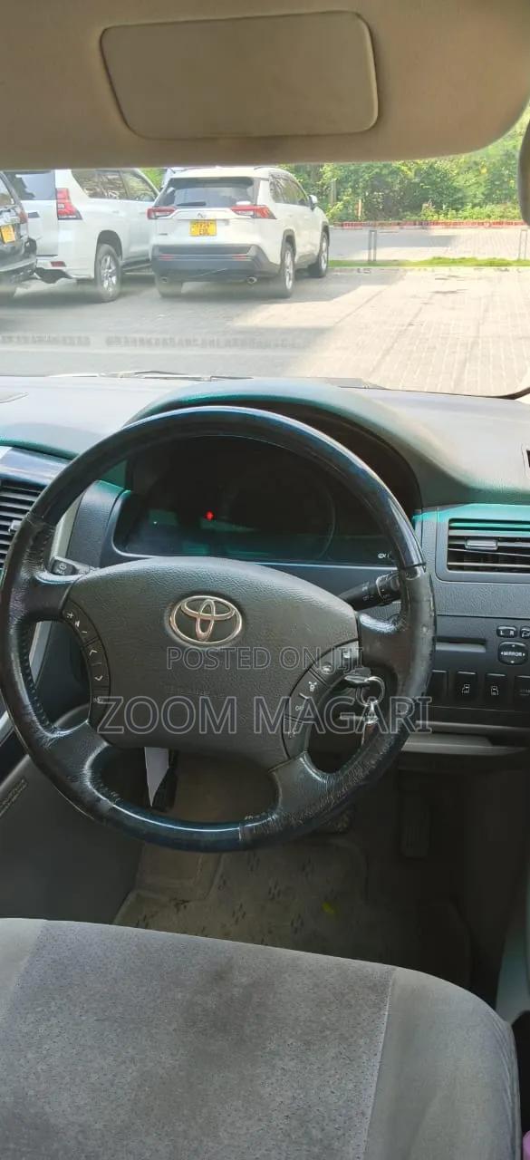Toyota Alphard 2005 Gray