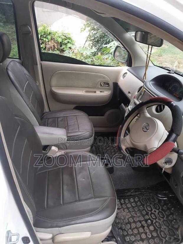 Toyota Sienta 2004 White