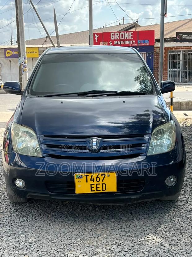 Toyota IST 2005 Blue