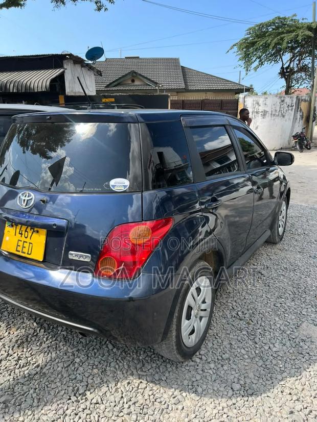 Toyota IST 2005 Blue
