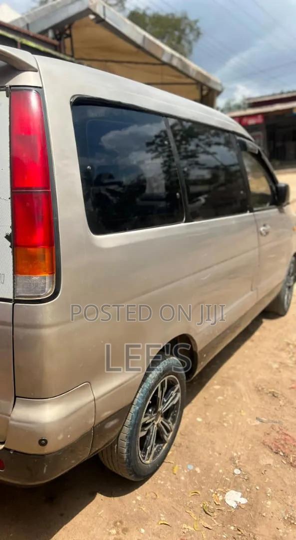 Toyota Noah 2002 Brown