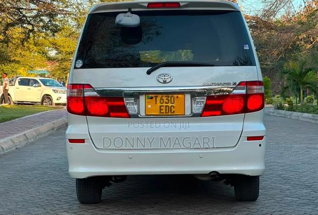 Toyota Alphard 2005 White