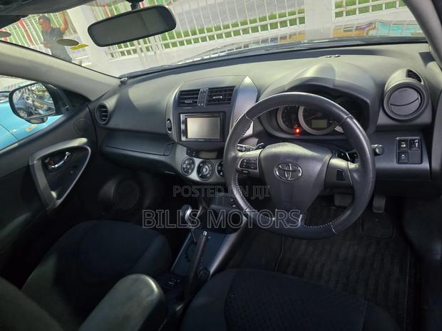 Toyota Vanguard 2010 Black