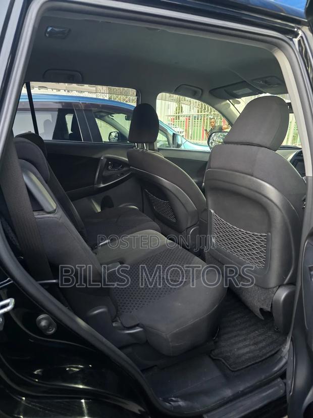 Toyota Vanguard 2010 Black
