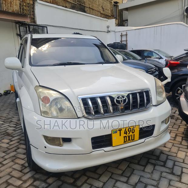 Toyota Land Cruiser Prado 2006 White