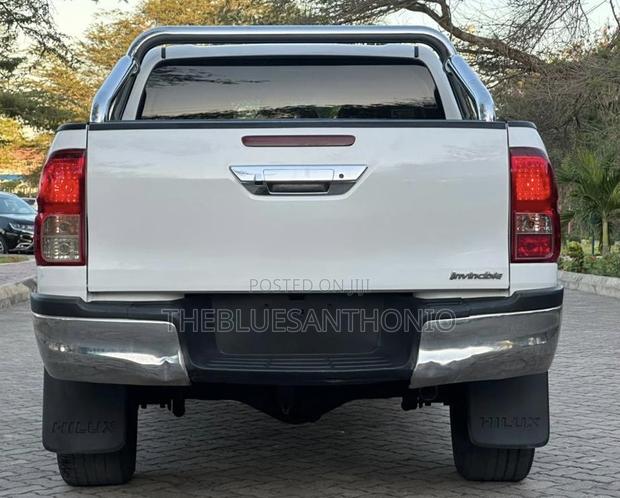 Toyota Hilux 2016 White