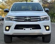 Toyota Hilux 2016 White for sale