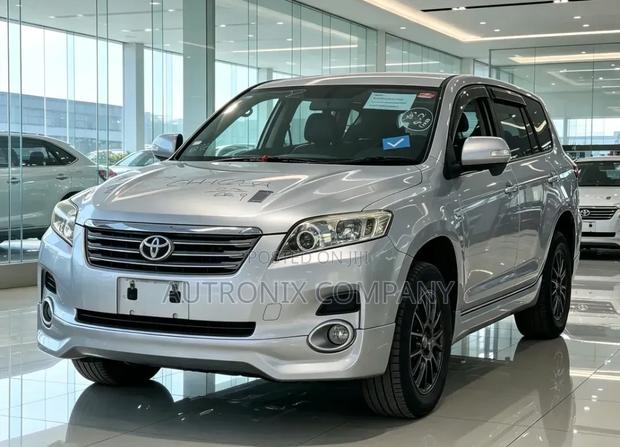 Toyota Vanguard 2008 Silver