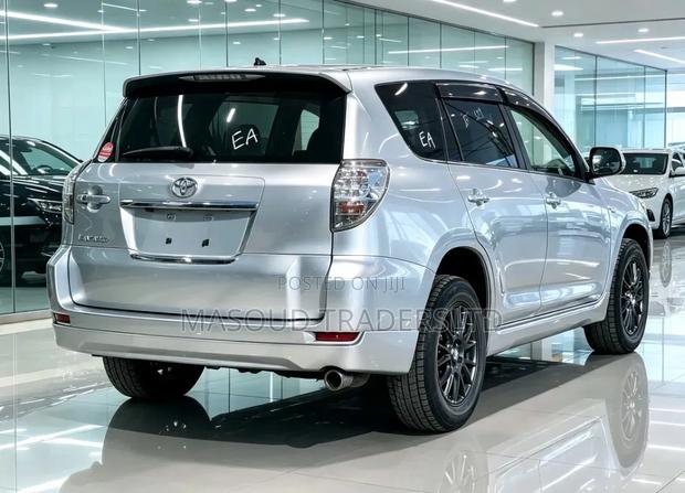 Toyota Vanguard 2008 Silver