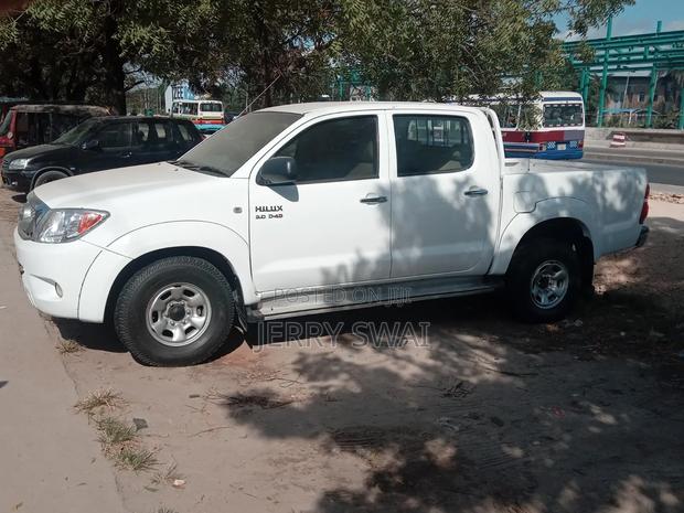 Toyota Hilux 2008 White