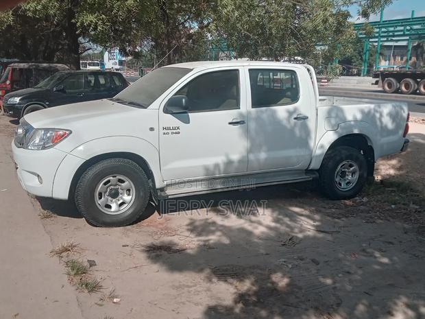 Toyota Hilux 2008 White