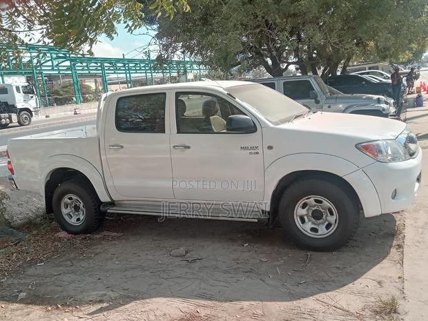 Toyota Hilux 2008 White